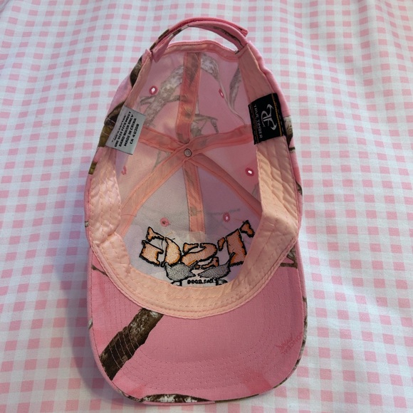 Pink camo hat - Picture 3 of 4